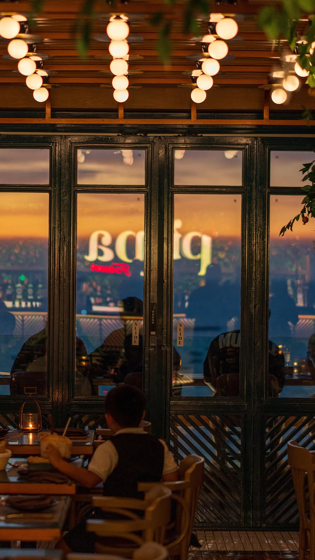 Video 1 from Pippa Restaurant