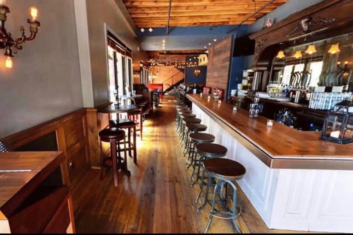Revolution House, a restaurant in Philadelphia, USA — photo 1