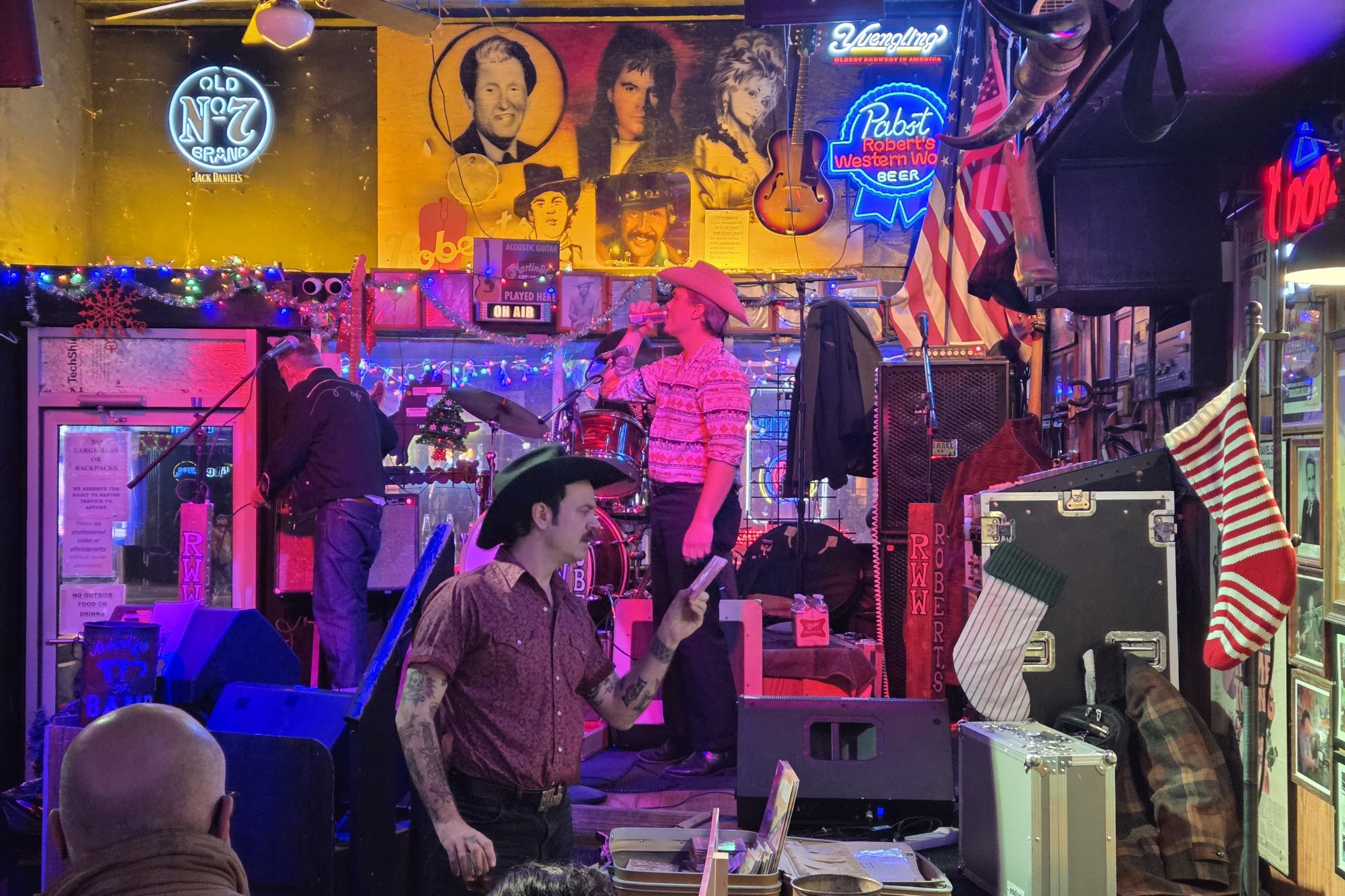 Robert's Western World, a bar in Nashville, USA — photo 3