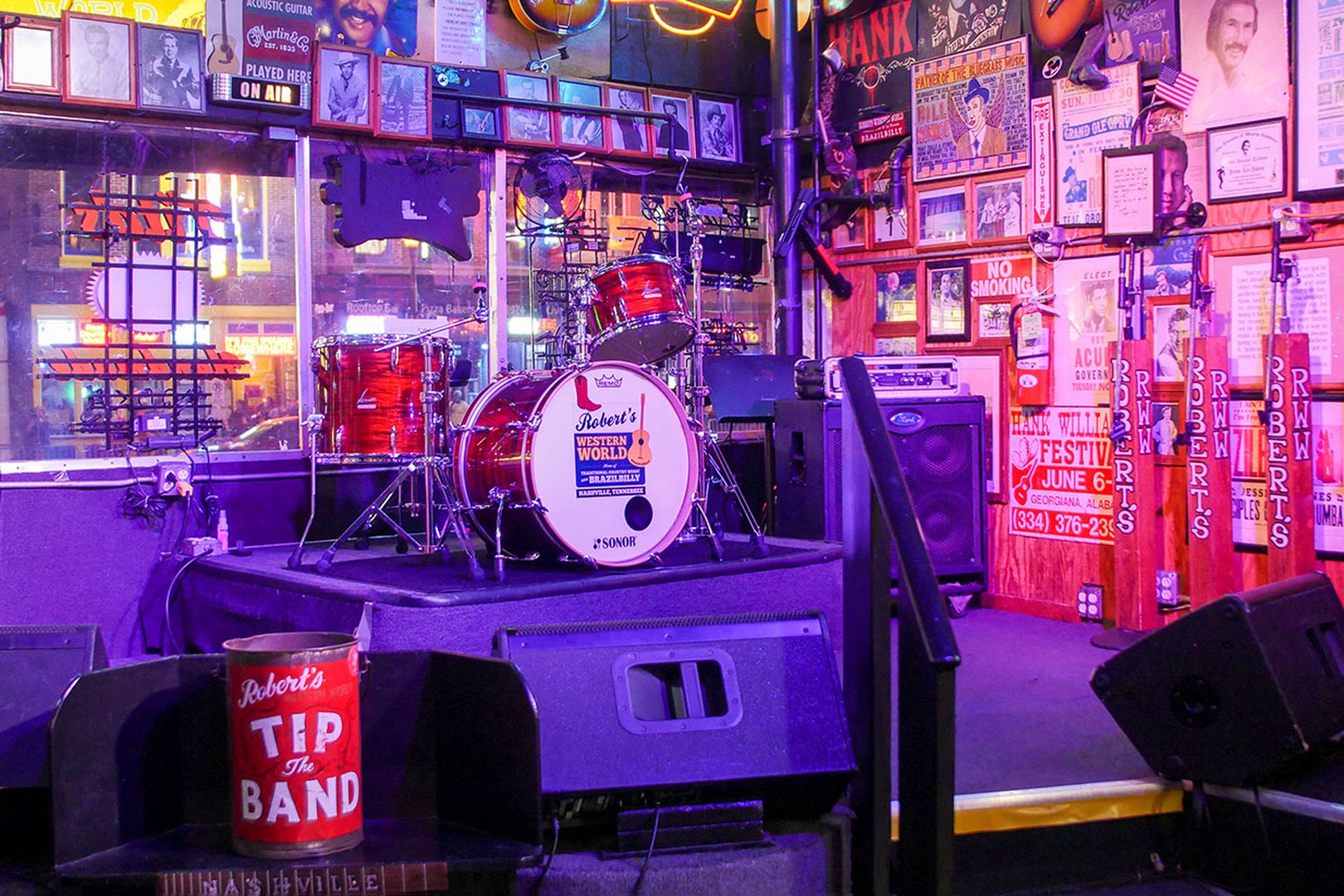 Robert's Western World, a bar in Nashville, USA — photo 4