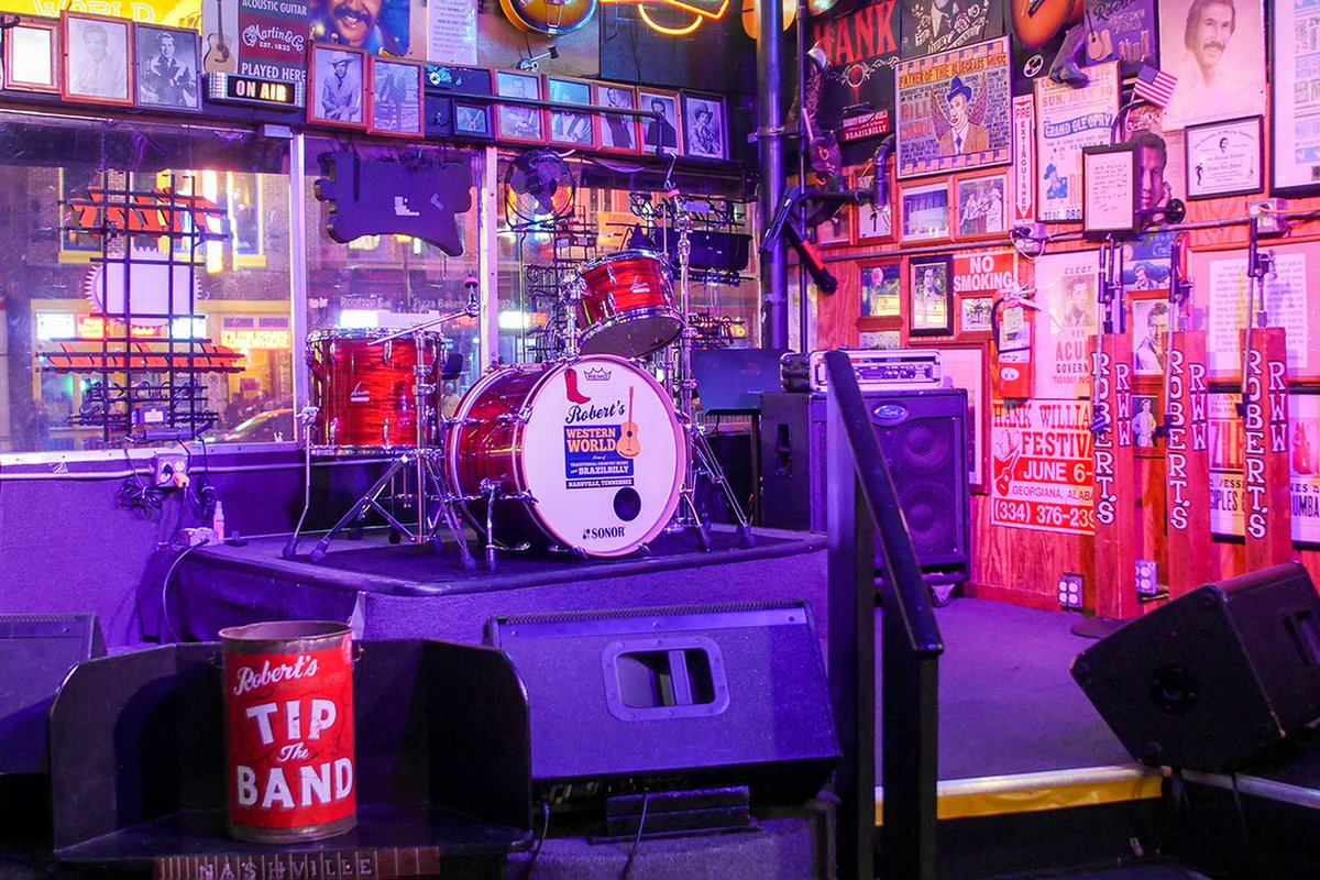 Robert's Western World, a bar in Nashville, USA — photo 4