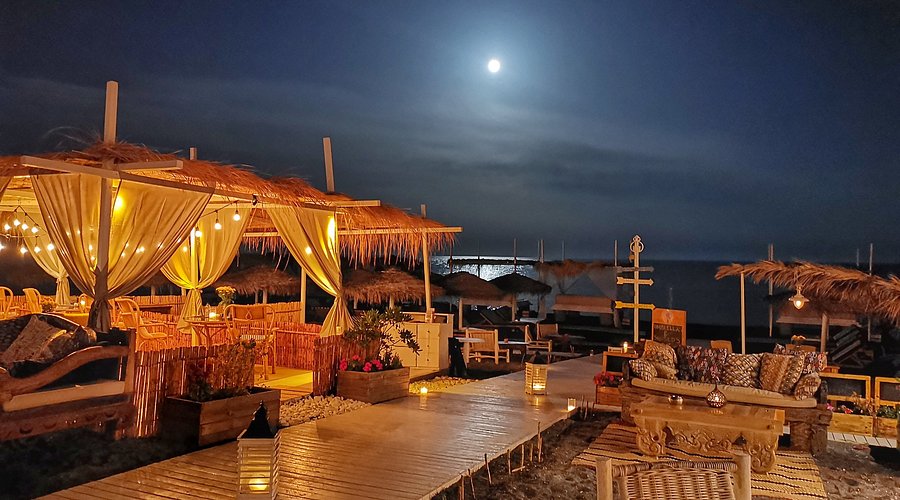 Seaside Santorini, a restaurant in Santorini, Greece
