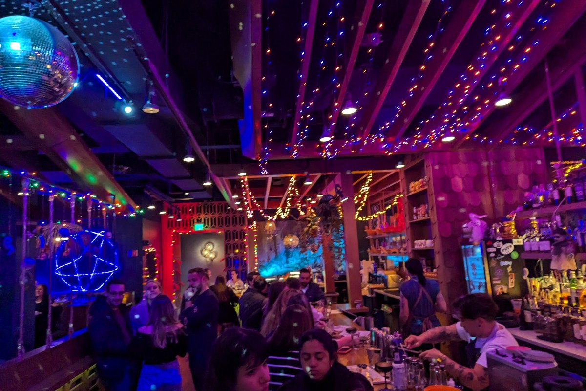Shore Leave, a bar in Boston, USA — photo 1