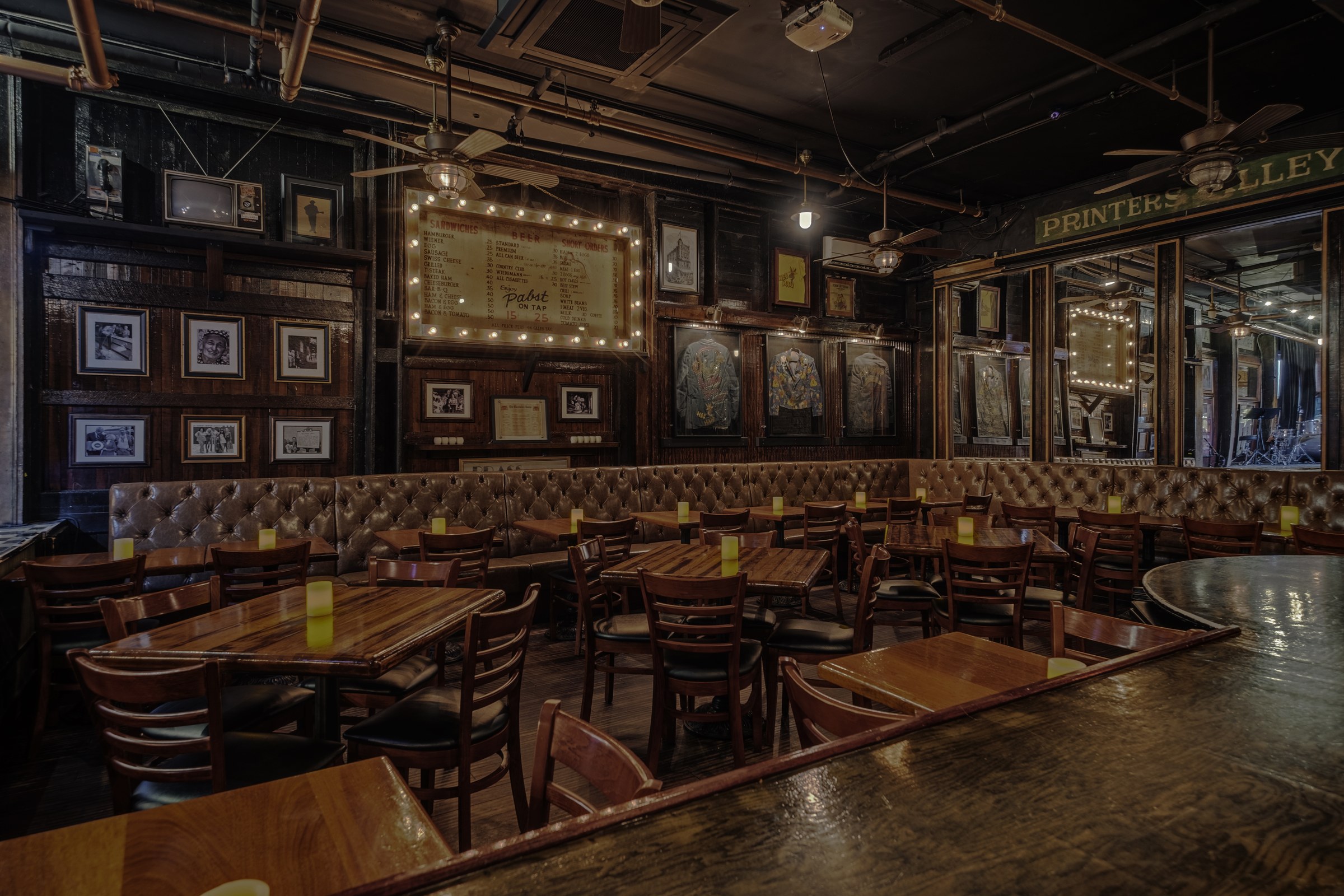 Skull's Rainbow Room, a restaurant in Nashville, USA — photo 4