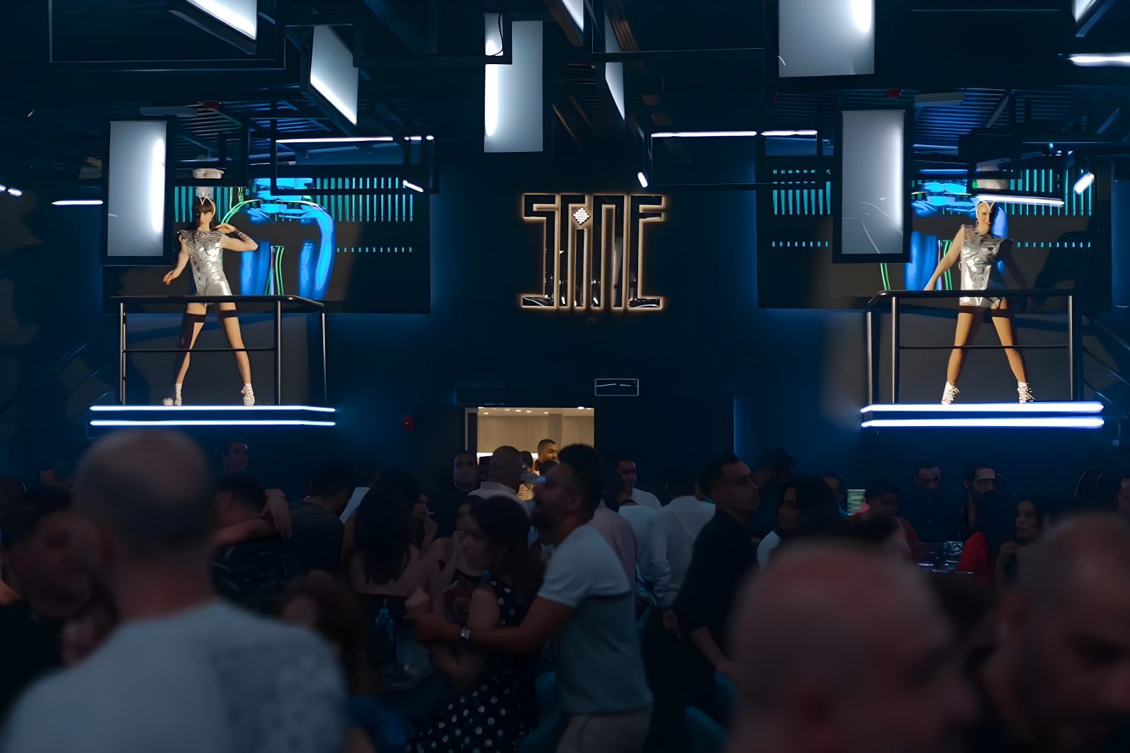 Spine, a night club in Cairo, Egypt — photo 2
