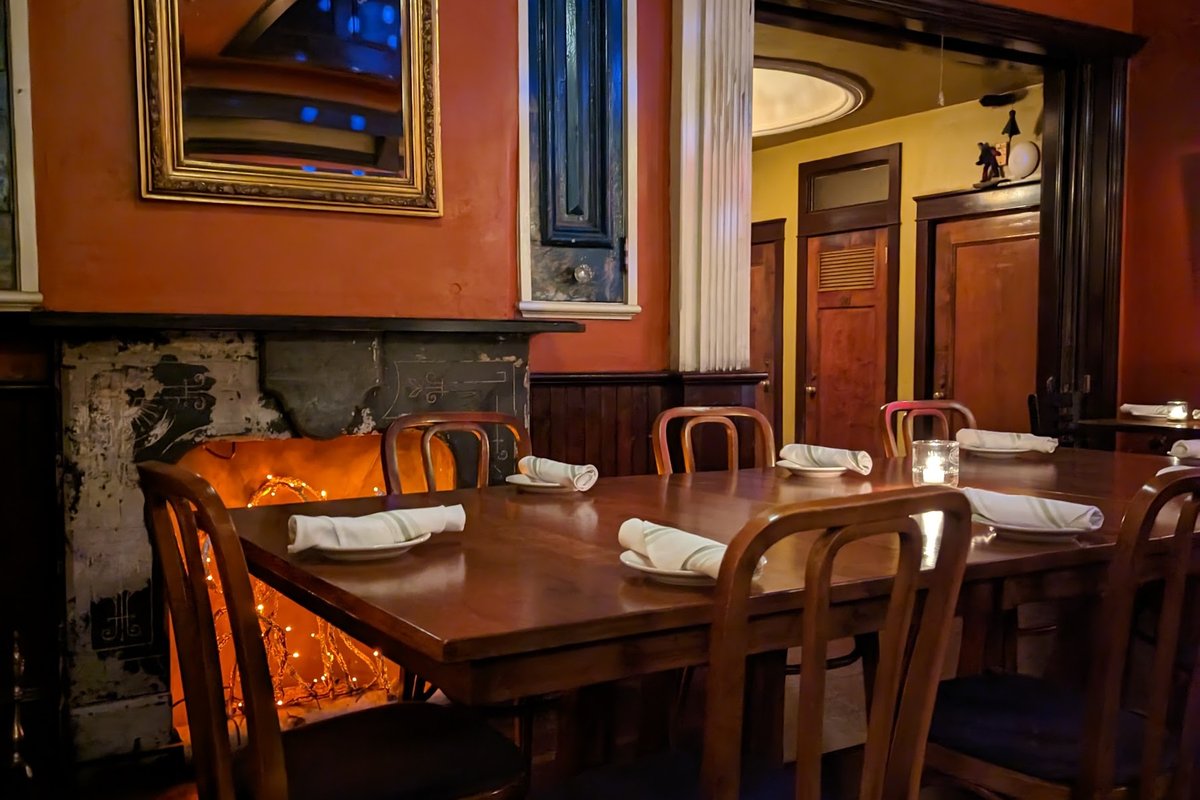 Standard Tap, a pub in Philadelphia, USA — photo 4