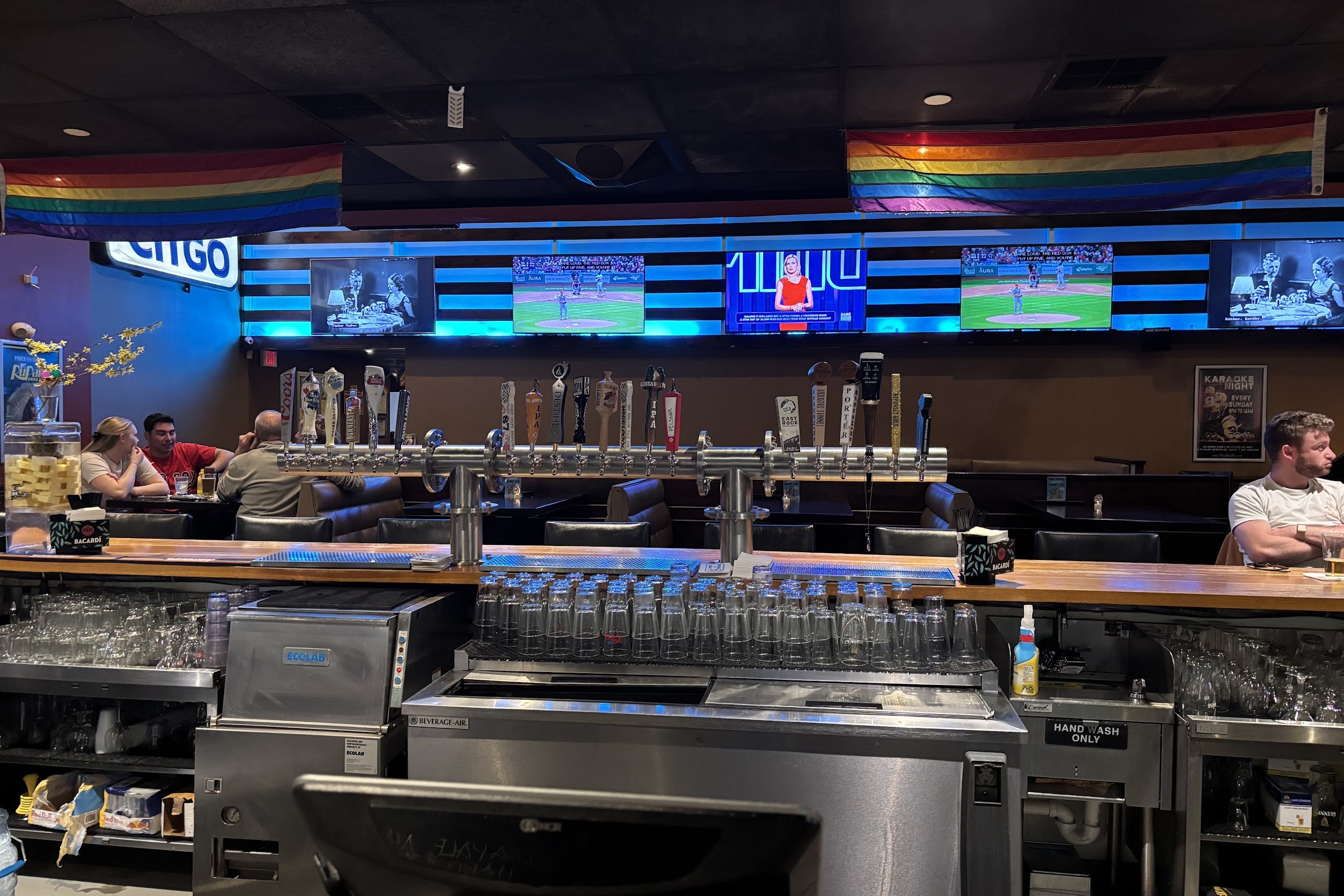 The Alley Bar, a bar in Boston, USA — photo 3