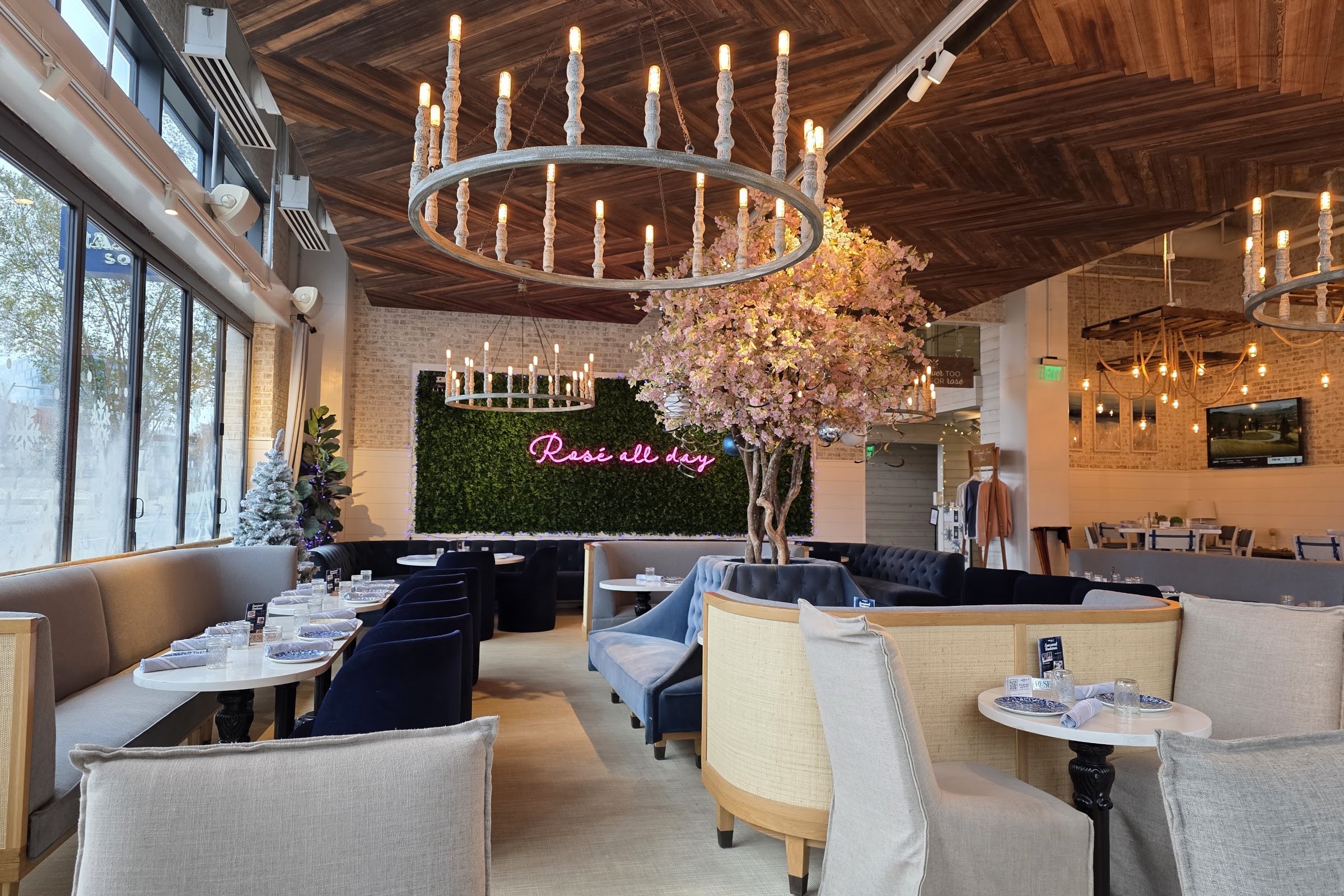 The Hampton Social, a restaurant in Nashville, USA — photo 3