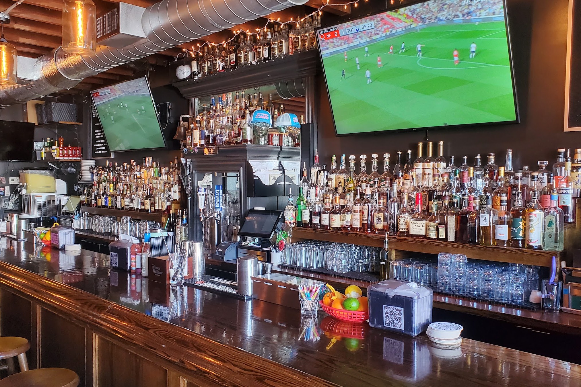 The Quiet Few, a bar in Boston, USA — photo 4