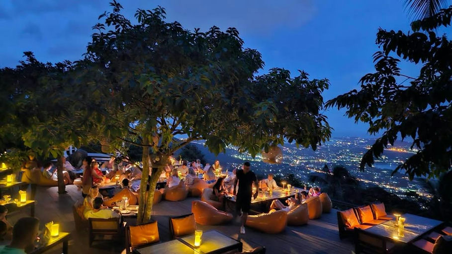 The Roof Samui, a bar in Koh Samui, Thailand
