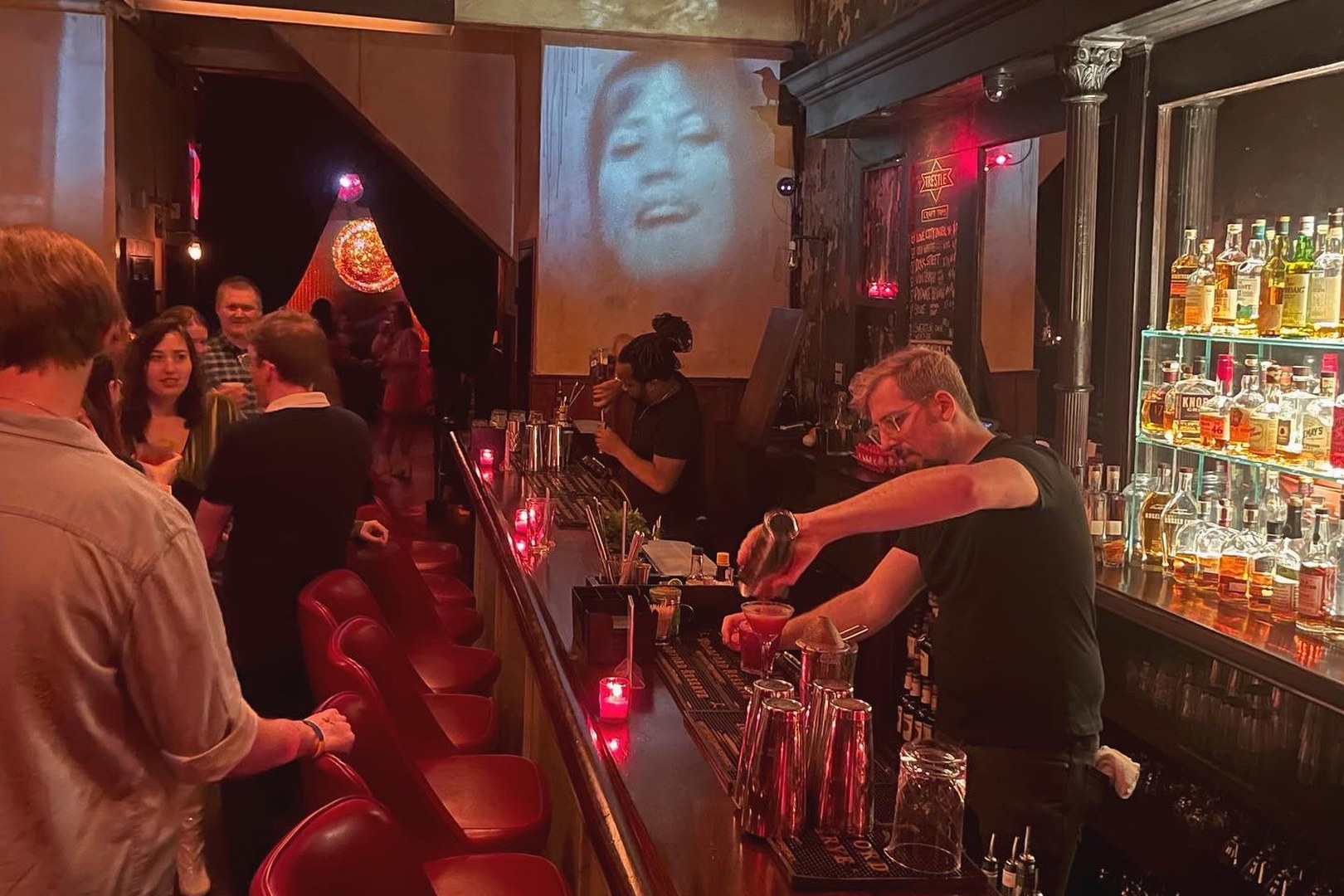 The Trestle Inn, a bar in Philadelphia, USA — photo 4