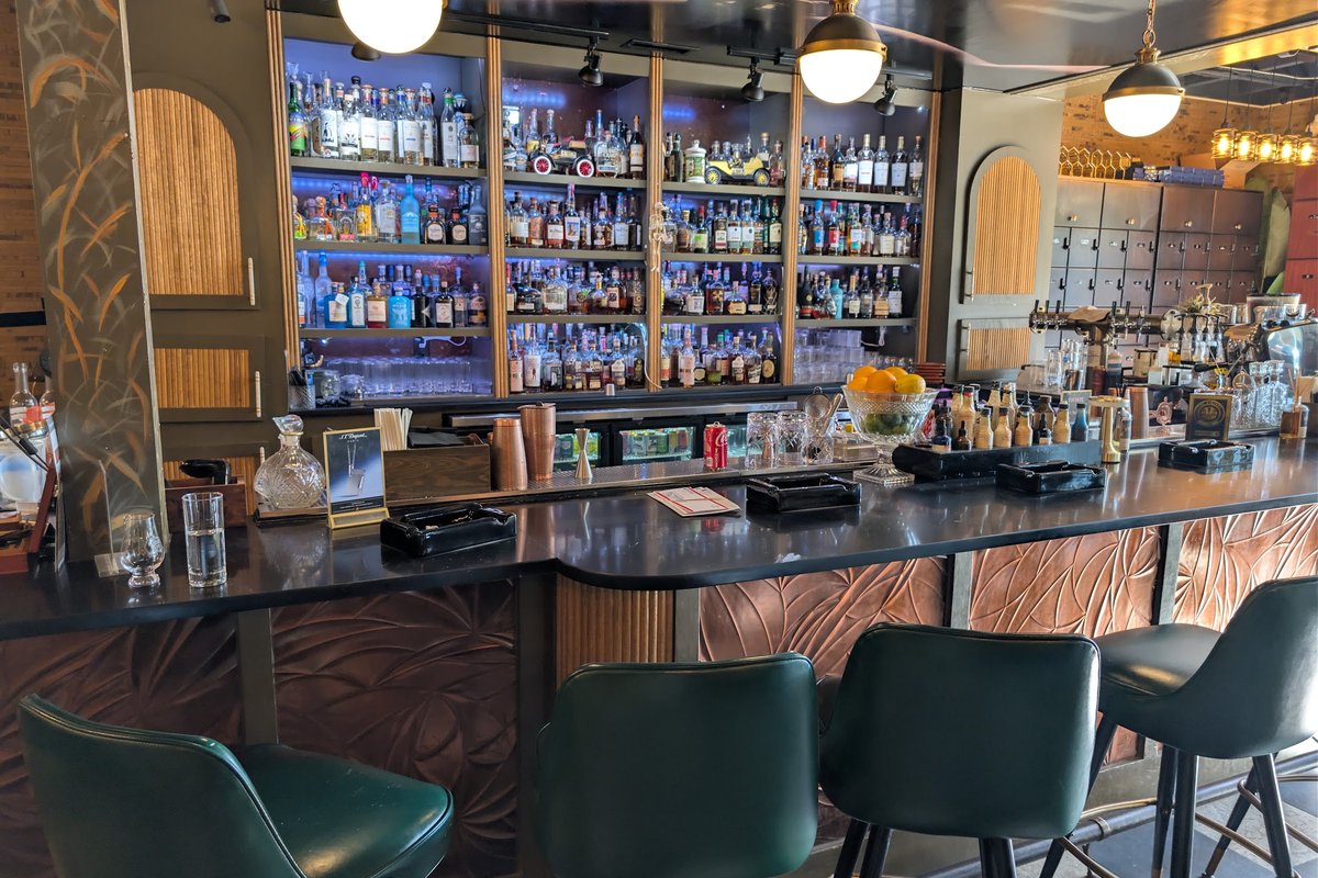 The Vintage Whiskey & Cigar Bar, a lounge in Charlotte, USA — photo 2