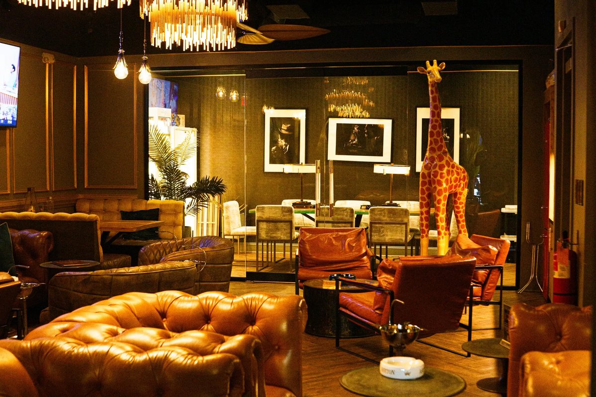 The Vintage Whiskey & Cigar Bar, a lounge in Charlotte, USA — photo 3