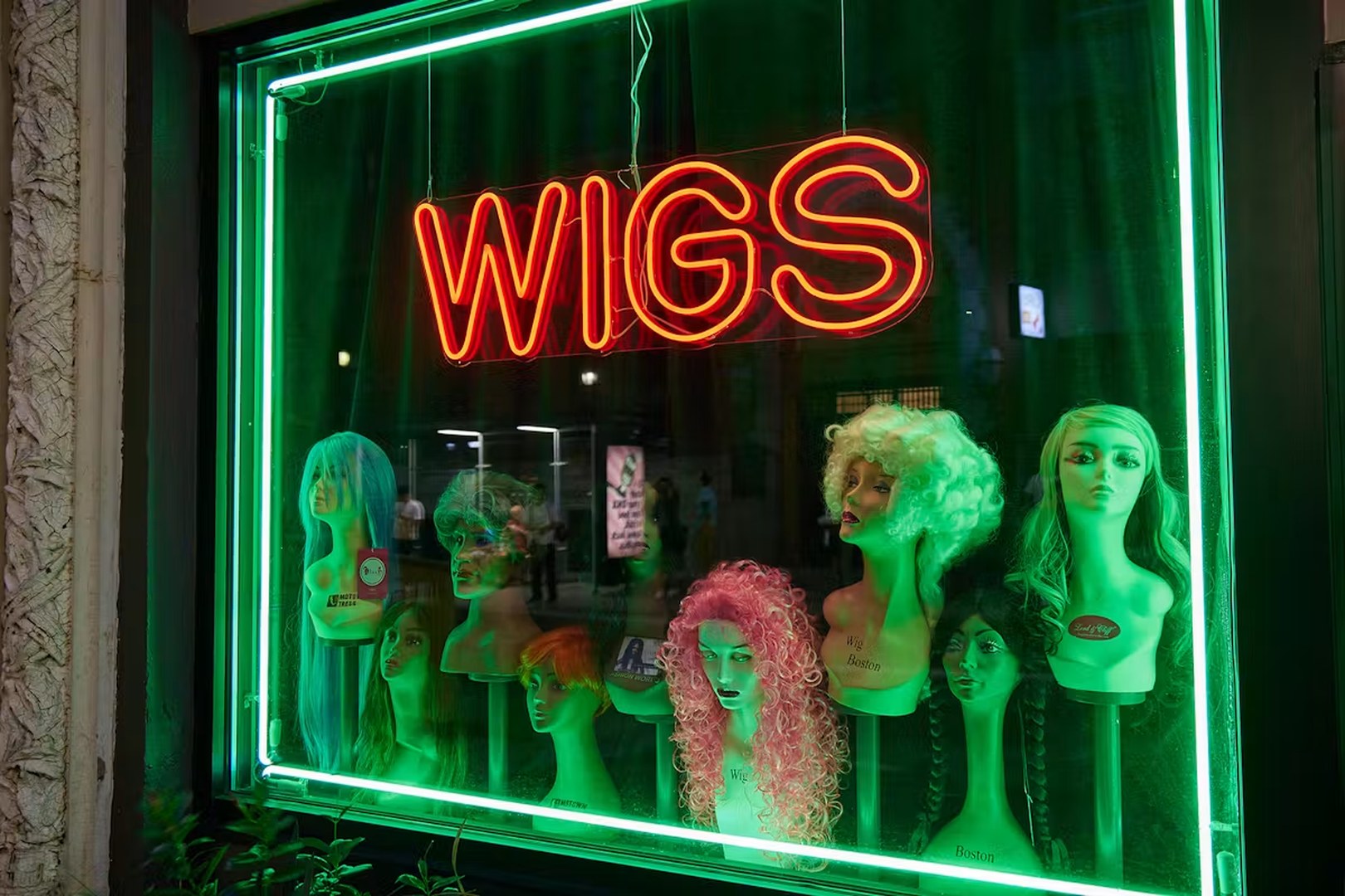 The Wig Shop, a bar in Boston, USA — photo 3