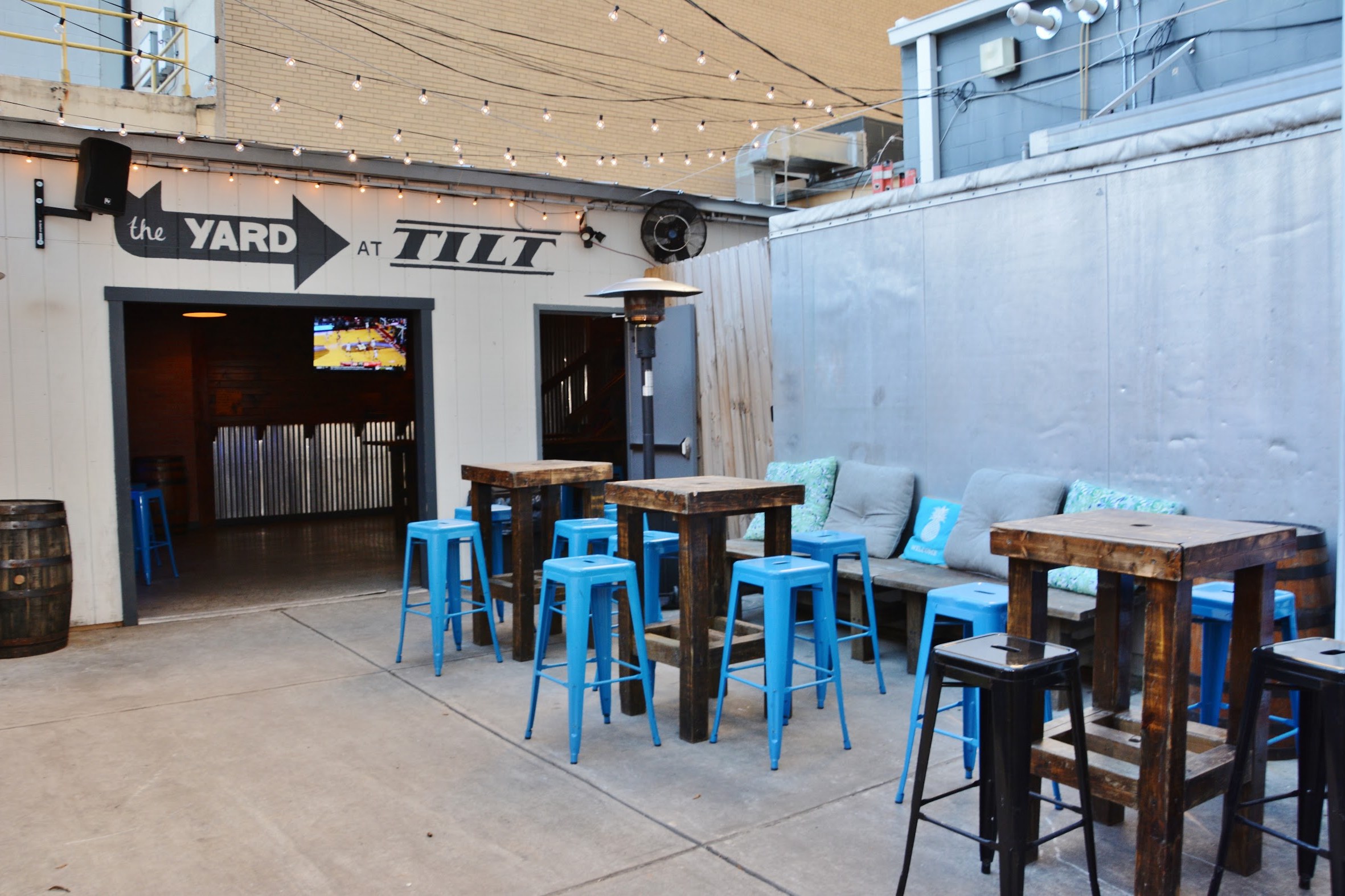 Tilt on Trade, a bar in Charlotte, USA — photo 5