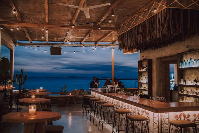 Toro Cocktail Bar, a restaurant in Naxos, Greece