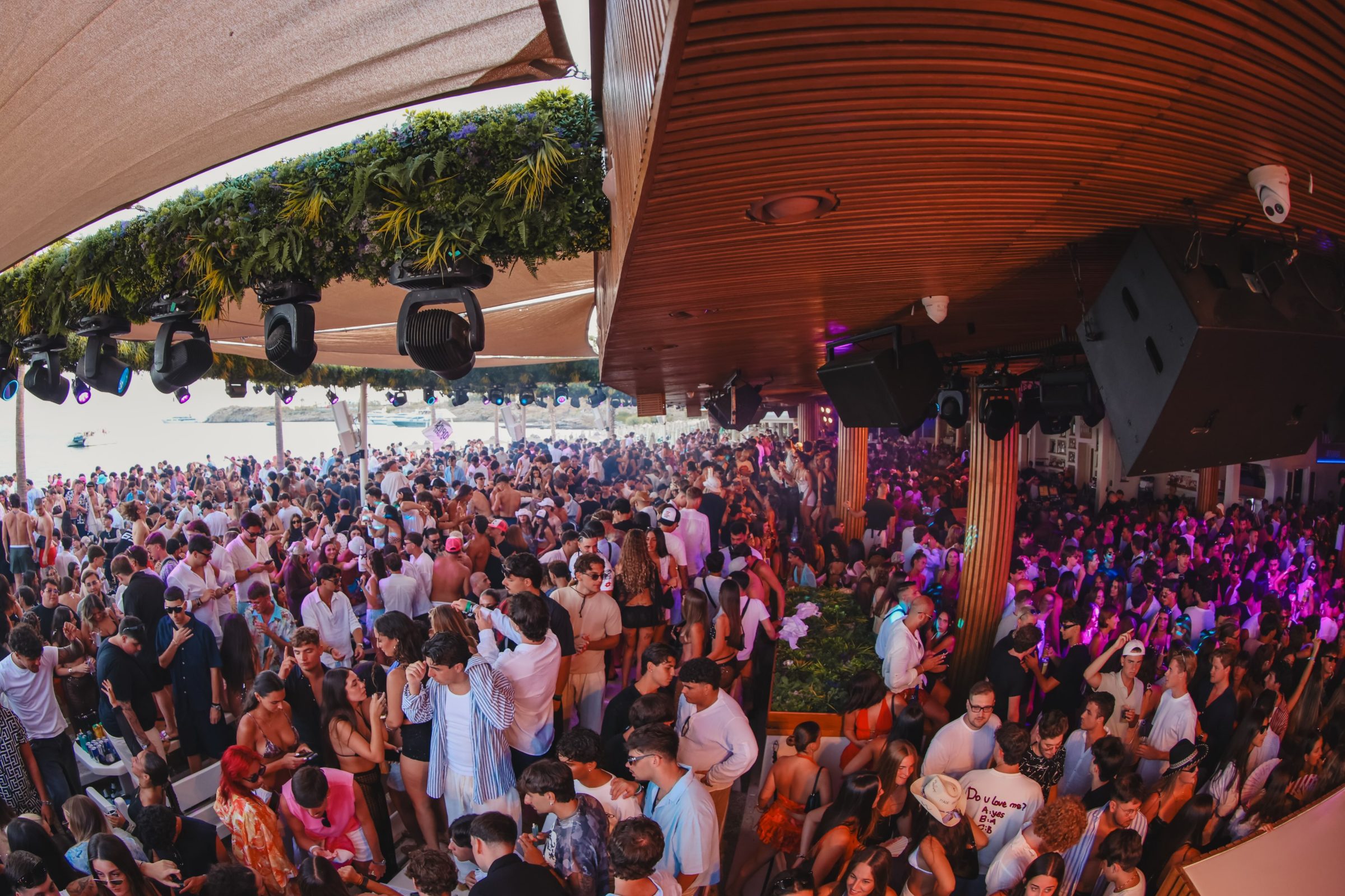 Tropicana, a beach club in Mykonos, Greece — photo 4