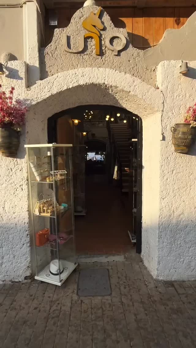 Video 4 from Uniq Beach Bar