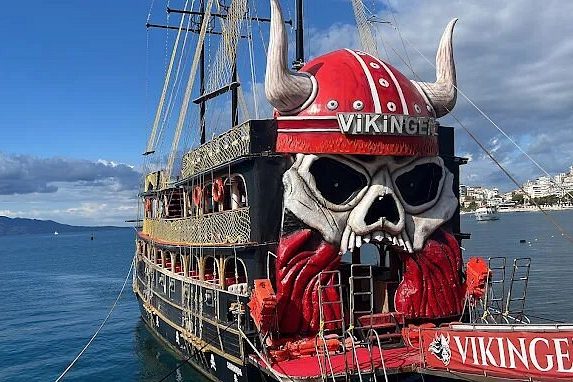 Vikingen Boat Party, a boat party in Sarandë, Albania — photo 1