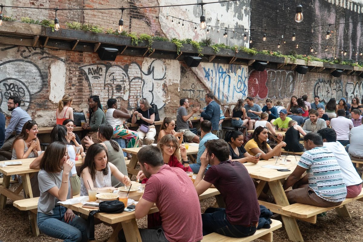 Walnut Garden, a beer garden in Philadelphia, USA — photo 1