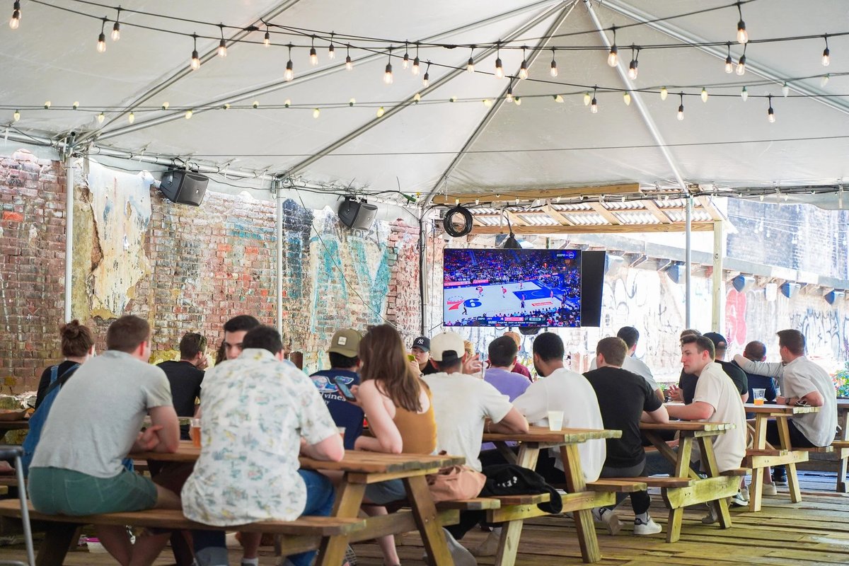 Walnut Garden, a beer garden in Philadelphia, USA — photo 2