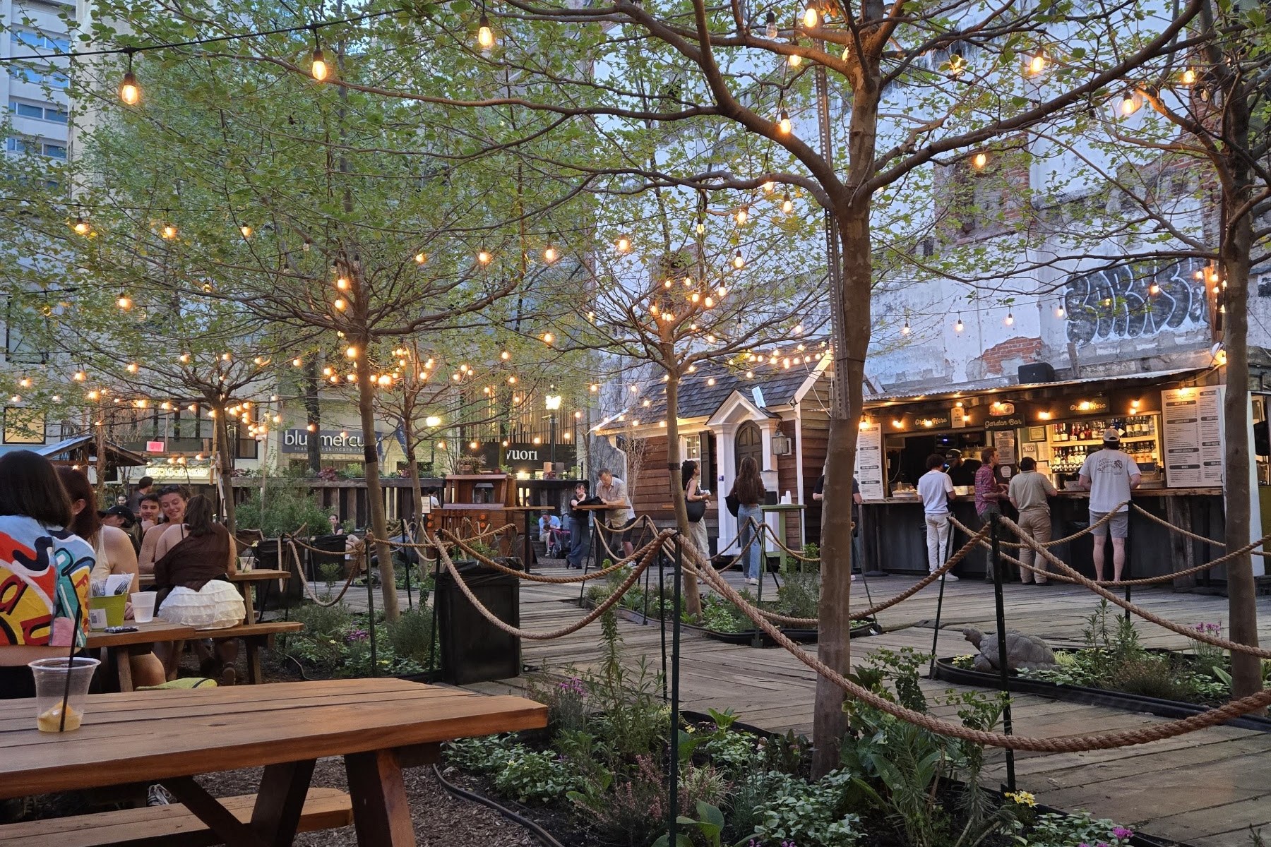 Walnut Garden, a beer garden in Philadelphia, USA — photo 5