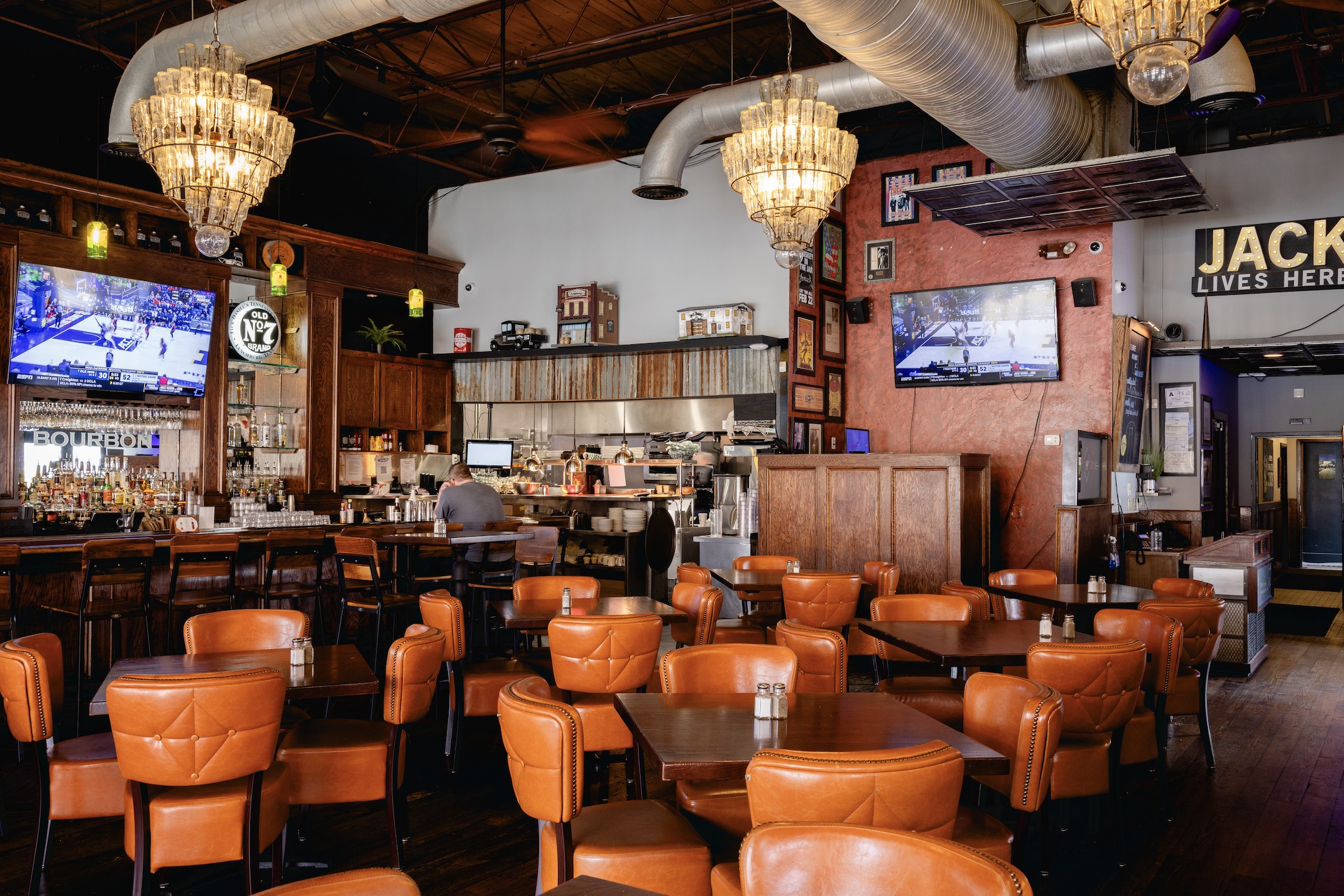 Whiskey Warehouse, a bar in Charlotte, USA — photo 2