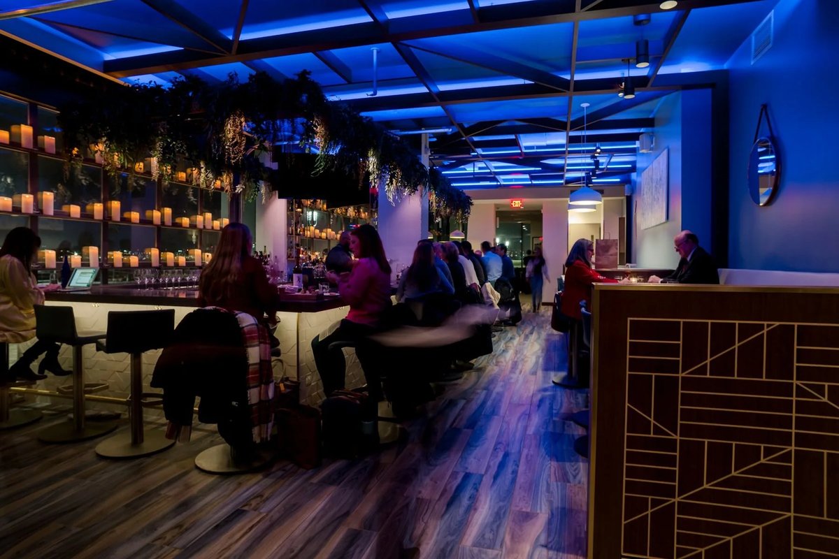 Woods Hill Pier 4, a restaurant in Boston, USA — photo 1