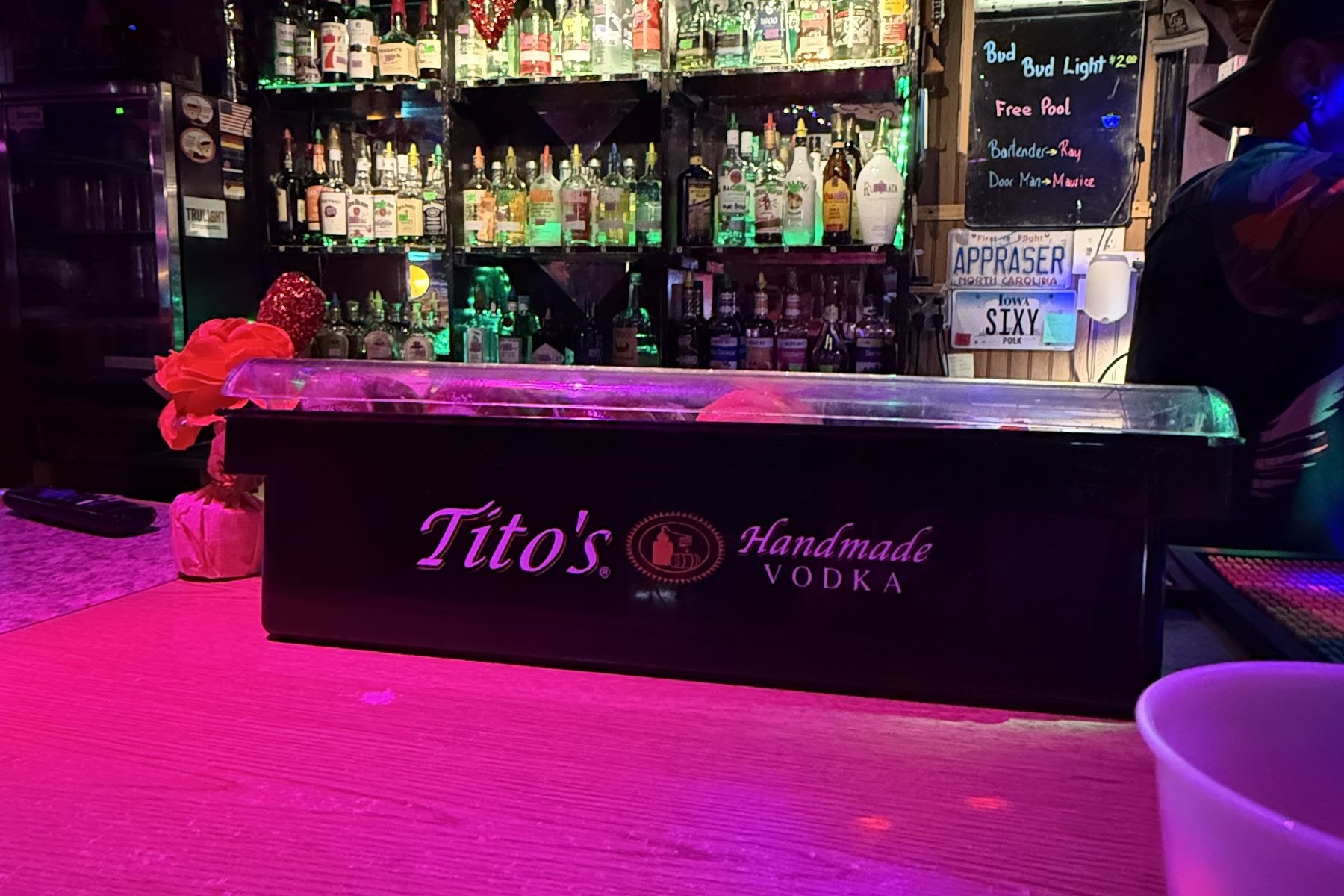 Woodshed Bar, a bar in Charlotte, USA — photo 3