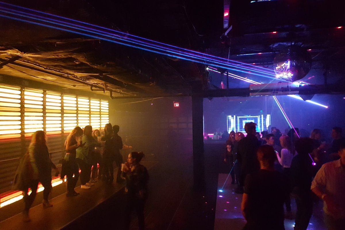 Woody's, a night club in Philadelphia, USA — photo 4