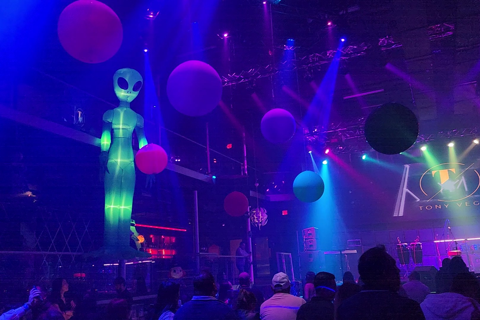 World, a night club in Charlotte, USA — photo 3