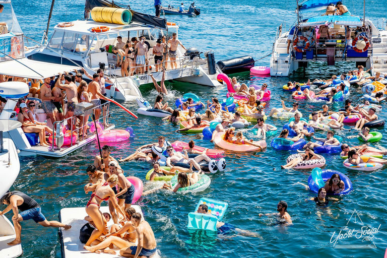 Yacht Social Club, a boat party in Sydney, Australia