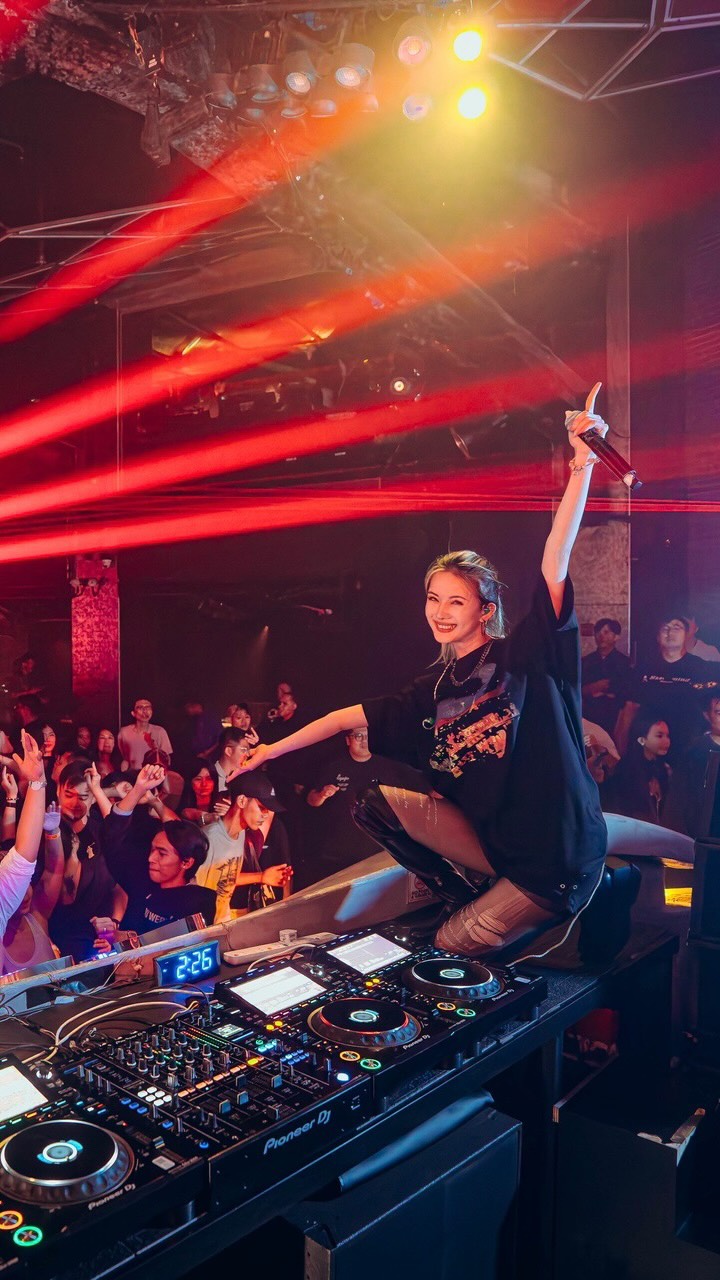 Video 4 from Zouk Singapore